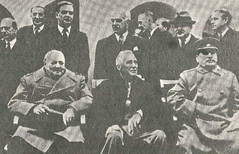 Al doilea război mondial (1939-1945) Conducatorii coalitiei antifasciste W. Churchill F. Roosevelt si I.V. Stalin